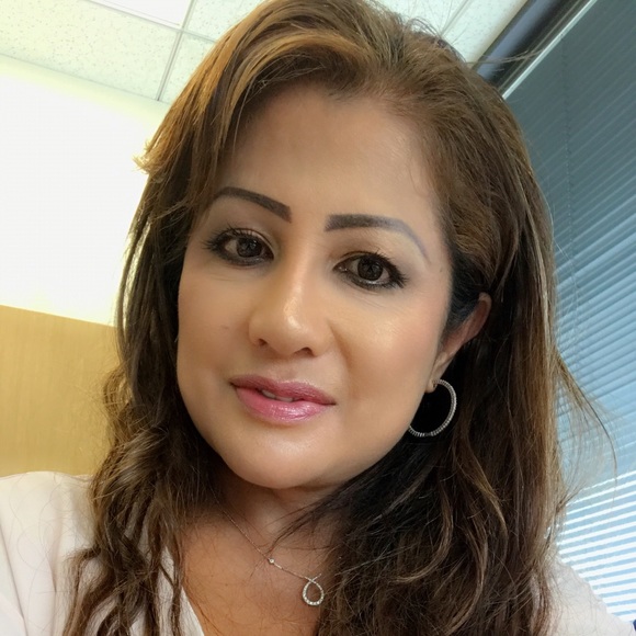 Meet your Posher, Cathy - Picture 1 of 1